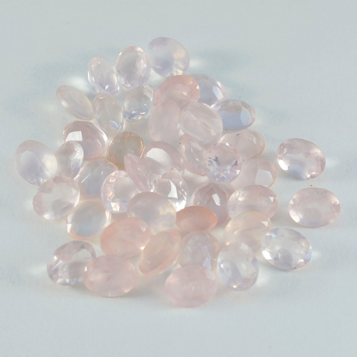 Riyogems 1PC roze rozenkwarts gefacetteerd 4x6 mm ovale vorm mooie kwaliteit losse edelsteen