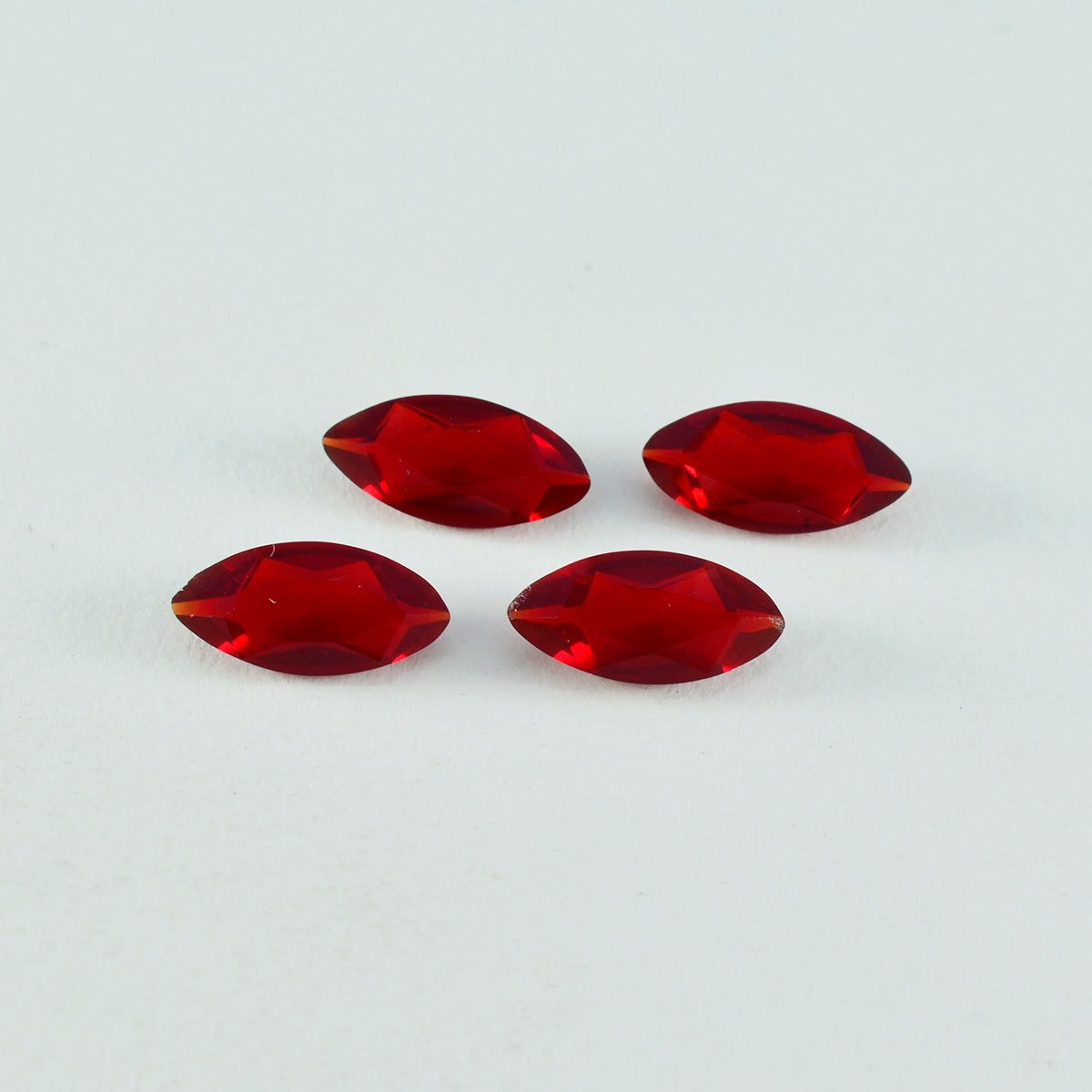 Riyogems 1 pièce rubis rouge cz à facettes 4x8mm forme marquise bonne qualité pierre précieuse en vrac