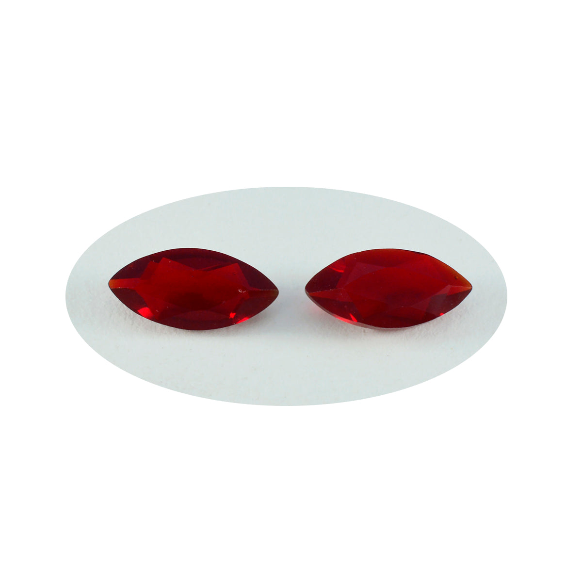 Riyogems 1 Stück roter Rubin mit CZ, facettiert, 9 x 18 mm, Marquise-Form, hübscher, hochwertiger, loser Edelstein