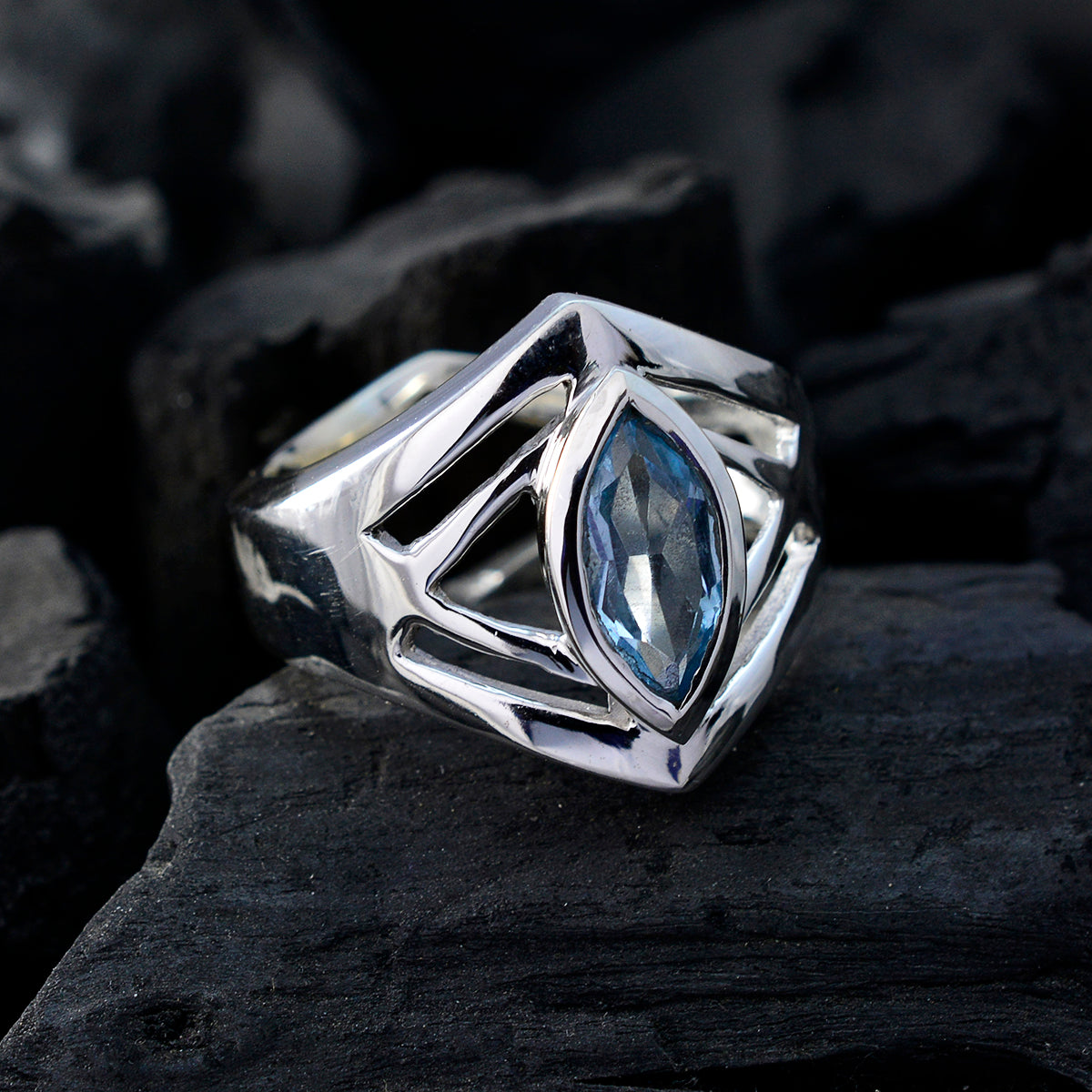Splendid Gems Blue Topaz Sterling Silver Ring Nice Selling Items
